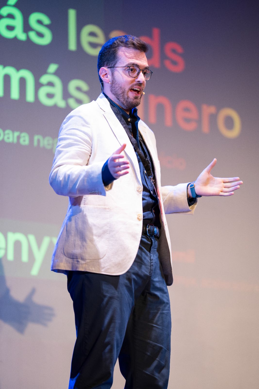 Miguel Villamil en el escenario