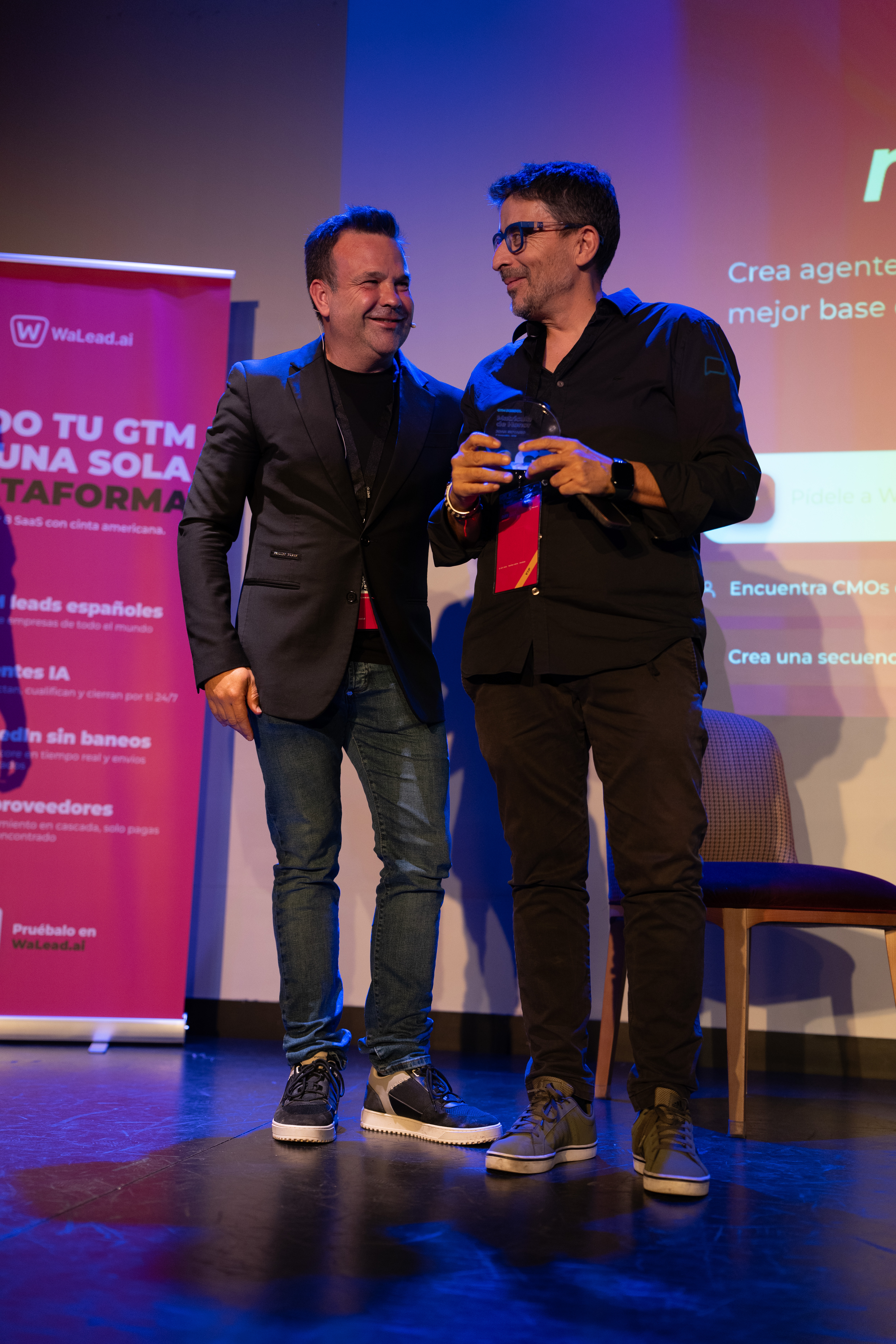 Joan Notario recibe la matrícula de honor