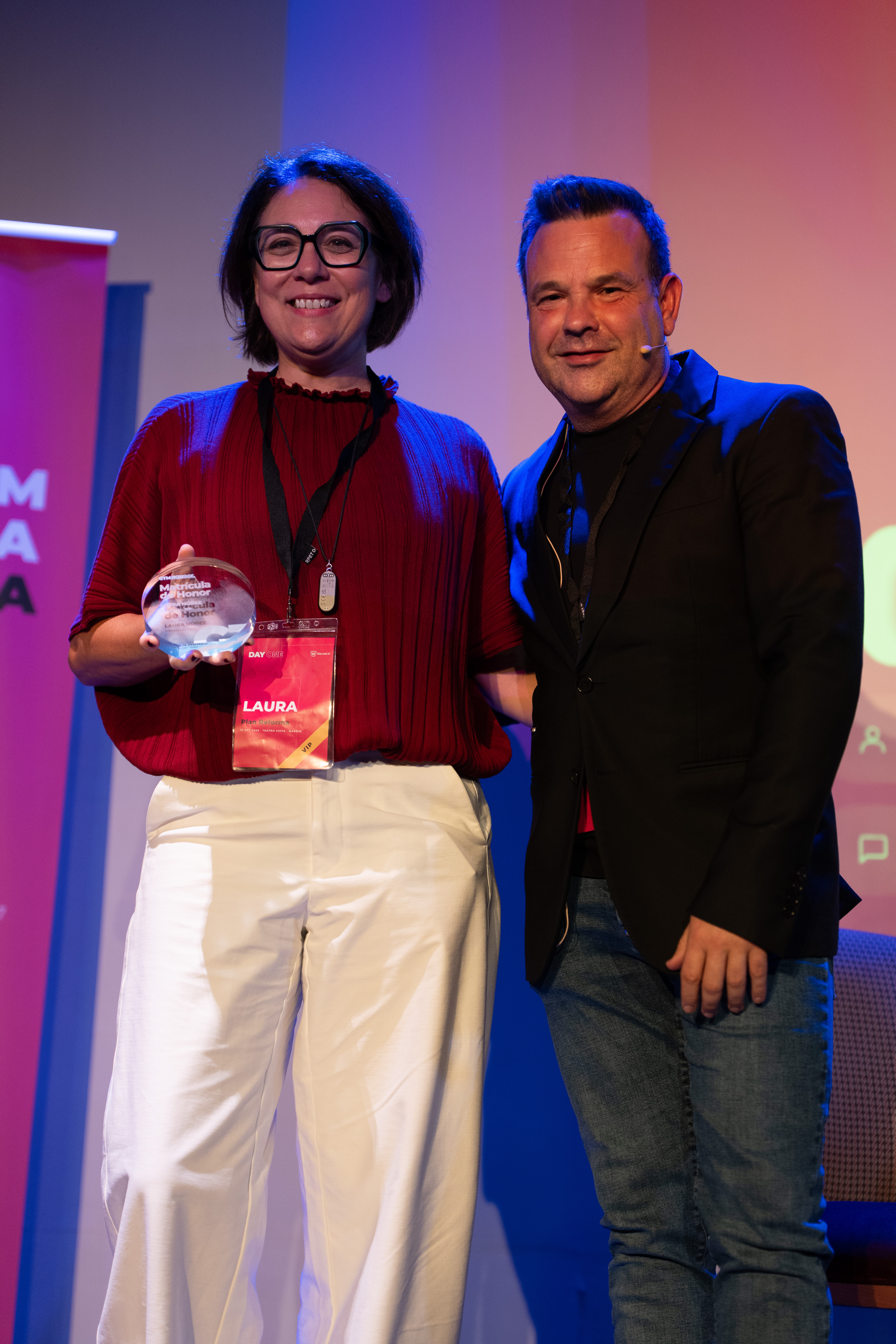Laura Núñez recibe la matrícula de honor